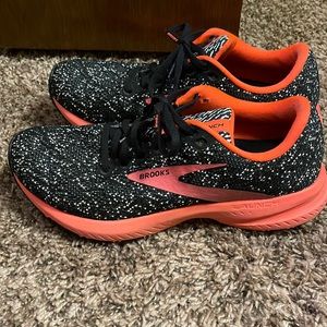 Brooks women running shoes. 8.5
